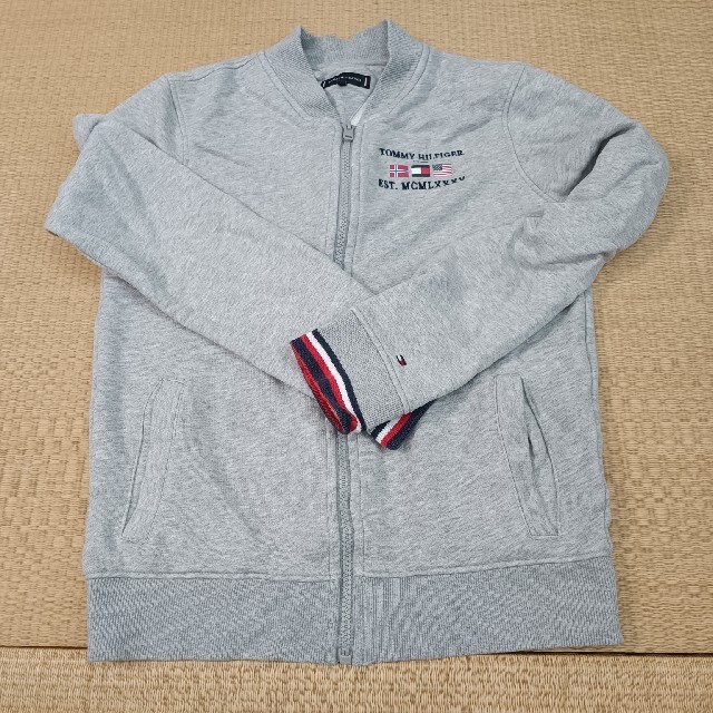 TOMMY HILFIGER(トミーヒルフィガー)のトミーフィルガー　前開きパーカー　152 キッズ/ベビー/マタニティのキッズ服男の子用(90cm~)(ジャケット/上着)の商品写真