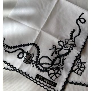 サンローラン(Saint Laurent)の【新品】イヴサンローラン　ハンカチ💖刺繍S28(ハンカチ)