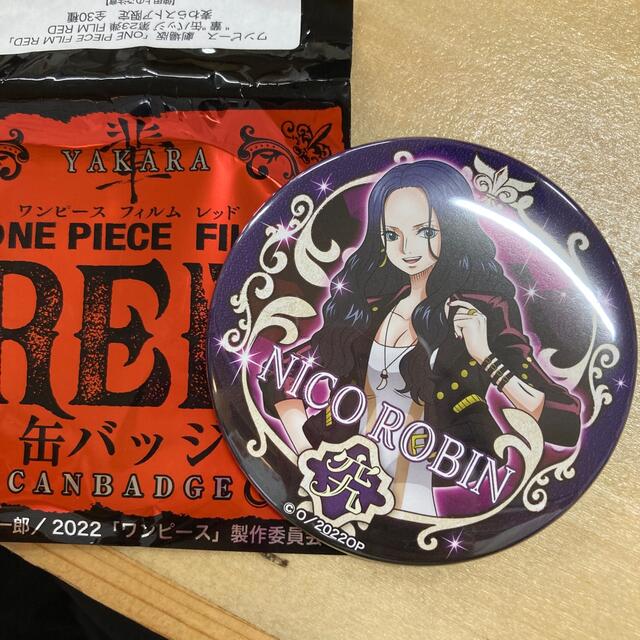 ONE PIECE(ワンピース)のONE PIECE RED 缶バッジ　Robin エンタメ/ホビーのアニメグッズ(バッジ/ピンバッジ)の商品写真