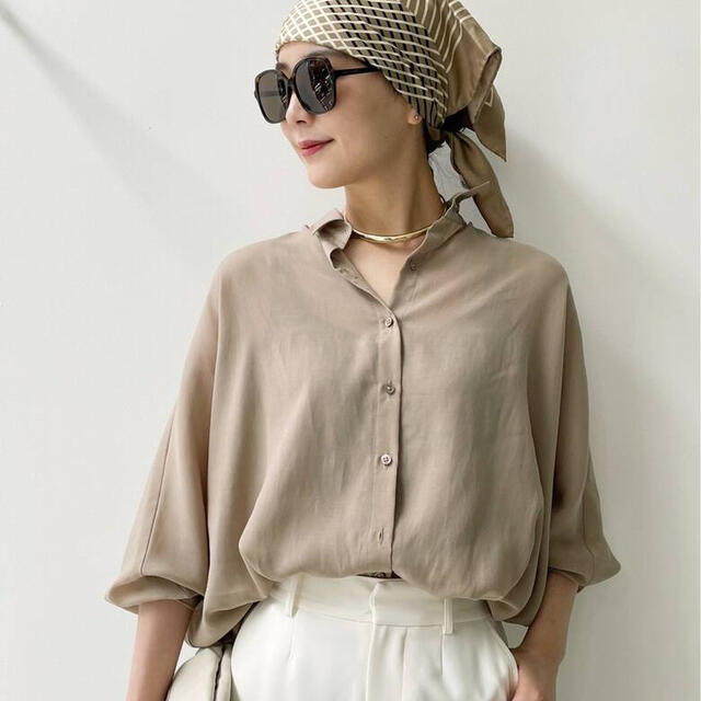 Dolmansleeve sheer Blouse