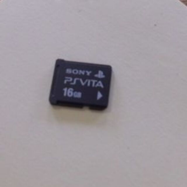 PlayStation Vita(プレイステーションヴィータ)のPSVITA 16GBメモリーカード エンタメ/ホビーのゲームソフト/ゲーム機本体(携帯用ゲーム機本体)の商品写真