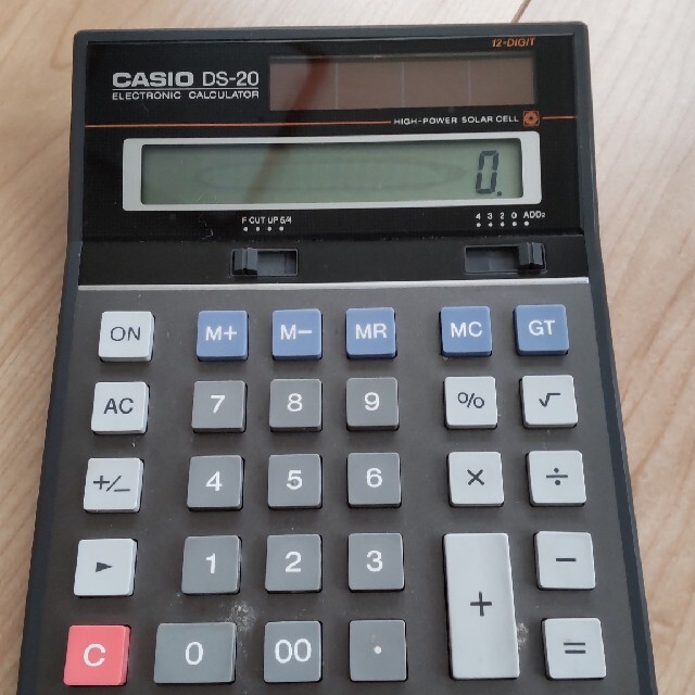 CASIO(カシオ)の電卓 CASIO DS-20 インテリア/住まい/日用品の文房具(その他)の商品写真