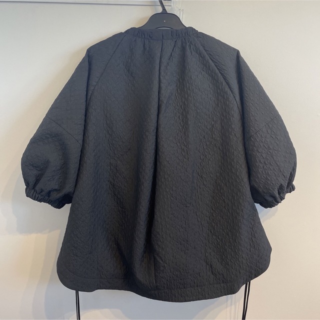 ella selectshop エラ　ジャガードブルゾン　ブラック レディースのジャケット/アウター(ノーカラージャケット)の商品写真