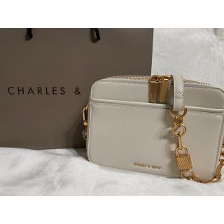 チャールズアンドキース(Charles and Keith)のCHARLES&KEITH(ショルダーバッグ)