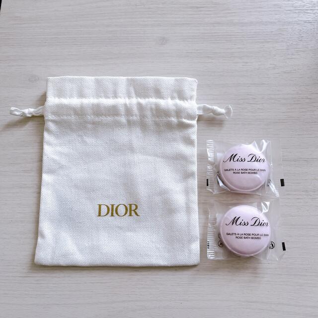 Dior(ディオール)のミスディオール　ローズ　バスボム　2個セット コスメ/美容のボディケア(入浴剤/バスソルト)の商品写真