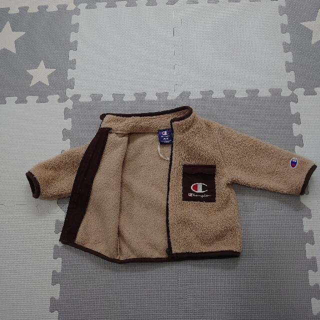 Champion(チャンピオン)のチャンピオン♡80サイズ♡モコモコアウター♡ムートン♡ キッズ/ベビー/マタニティのベビー服(~85cm)(ジャケット/コート)の商品写真