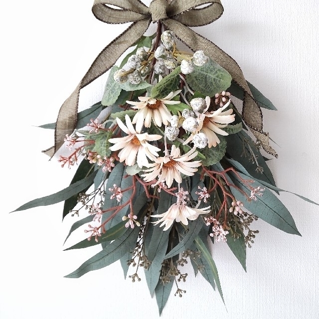 ユーカリとマーガレットのスワッグ アンティーク風  ハンドメイド リース  造花