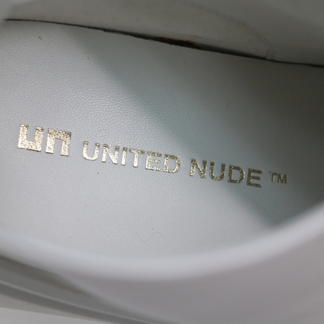 UNITED NUDE(ユナイテッドヌード)のUNITED NUDE ユナイテッドヌード ブーツ 靴 シューズ ホワイト 白 37(24cm) ショート アンクル ラウンドトゥ フラット 厚底 バックジップ レザー本革 おしゃれ シンプル 普段使い 【レディース】 レディースの靴/シューズ(ブーツ)の商品写真