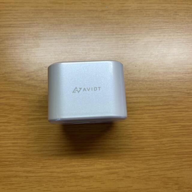 Avoid(アヴォイド)のワイヤレスイヤホン　Aviot TE-D01 gv ホワイト スマホ/家電/カメラのオーディオ機器(ヘッドフォン/イヤフォン)の商品写真
