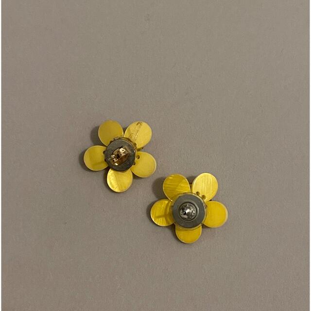 flower(フラワー)の【SALE】フラワー　ピアス　ビーズ　花 ハンドメイドのアクセサリー(ピアス)の商品写真