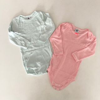 プチバトー(PETIT BATEAU)のPETIT BATEAU プチバトー　12m/74㎝ 長袖ロンパース2点(ロンパース)