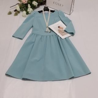 フォクシー(FOXEY)のFOXEY未使用 ワンピース”Winter Wonder🍀38ブルー(ひざ丈ワンピース)