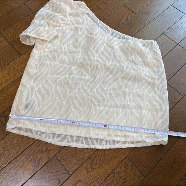 【新品】【未使用】【美品】SHEIN ワンショルダー　パフスリーブ　ブラウス レディースのトップス(カットソー(半袖/袖なし))の商品写真