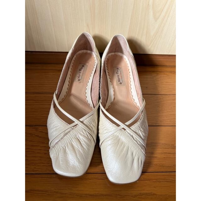 パンプス白23cm レディースの靴/シューズ(ハイヒール/パンプス)の商品写真