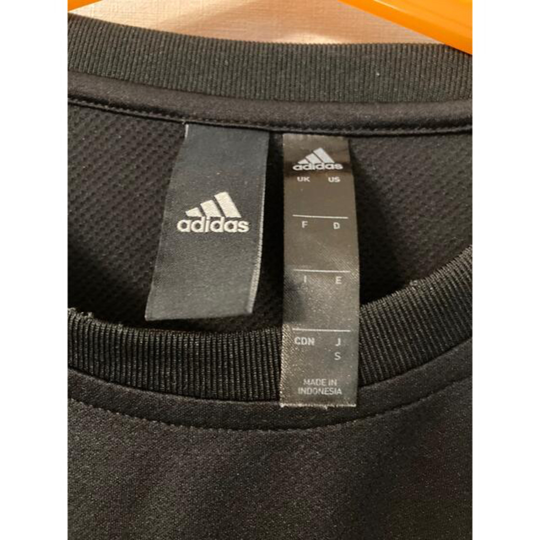 adidas(アディダス)のアディダス　黒　ロングTシャツ　160cm スポーツ/アウトドアのサッカー/フットサル(ウェア)の商品写真