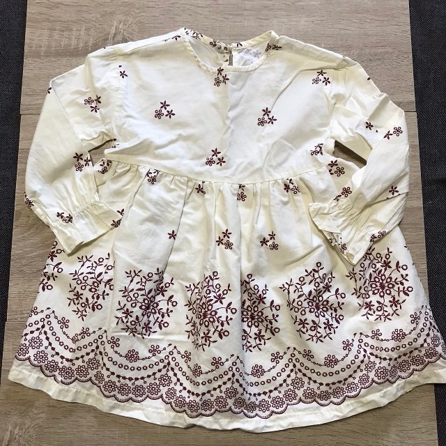 子供服 女の子 120㎝ 刺繍柄ブラウス キッズ/ベビー/マタニティのキッズ服女の子用(90cm~)(ブラウス)の商品写真