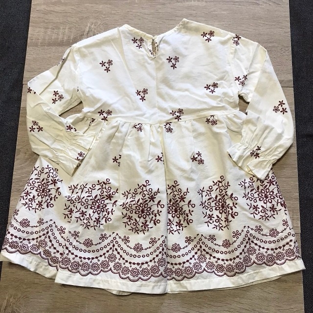 子供服 女の子 120㎝ 刺繍柄ブラウス キッズ/ベビー/マタニティのキッズ服女の子用(90cm~)(ブラウス)の商品写真