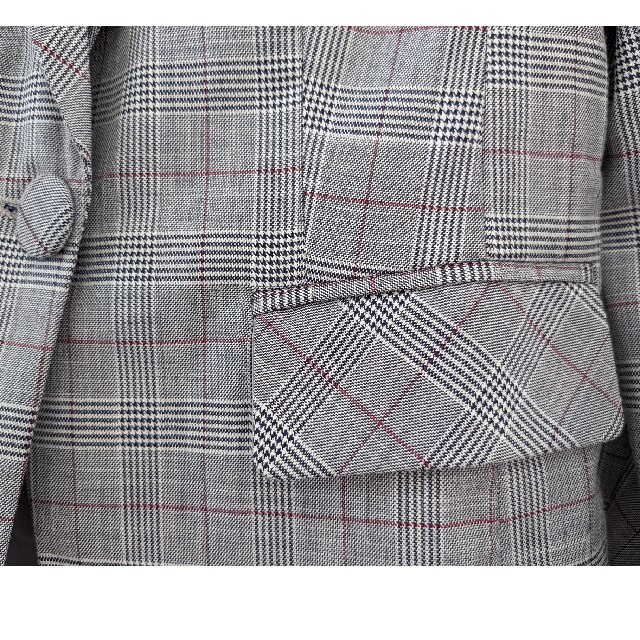 グレーベースチェック柄パンツスーツ レディースのフォーマル/ドレス(スーツ)の商品写真