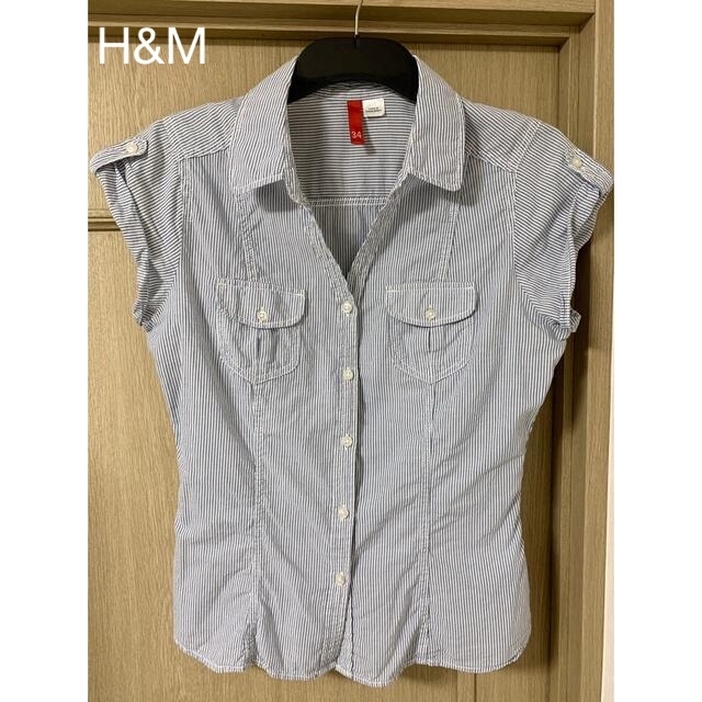 H&M(エイチアンドエム)のH&M#ブルーストライプシャツ#サイズXS#ポケット付 レディースのトップス(シャツ/ブラウス(半袖/袖なし))の商品写真