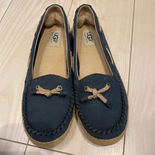 アグ(UGG)の未使用UGGフラットシューズ(スリッポン/モカシン)