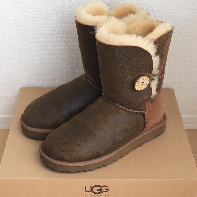 50%OFF ブーツ 美品 UGG アグ ベイリーボタン ボンバーチェスナット 7