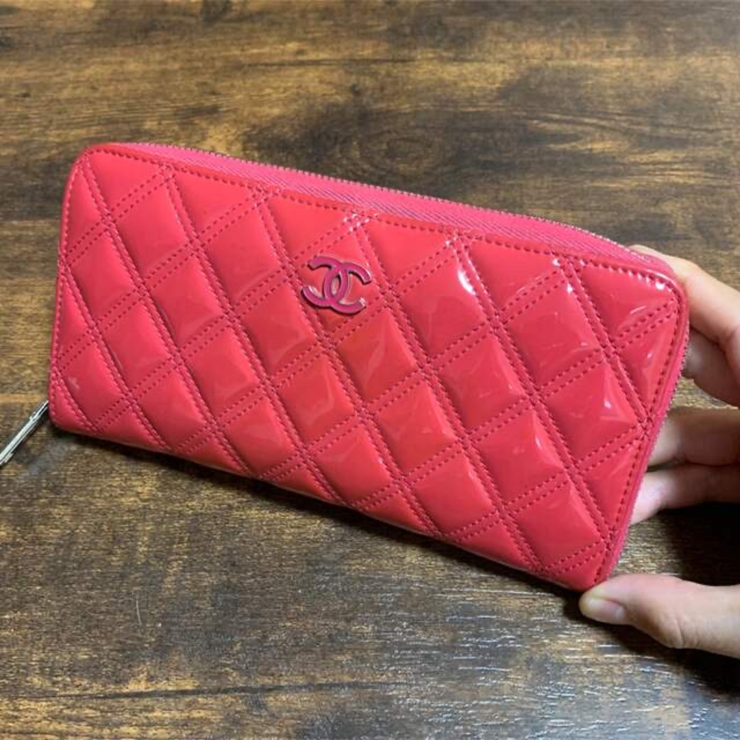 シャネル マトラッセ エナメル 長財布 ピンク 限定ココマーク
