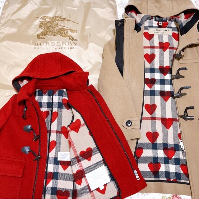 BURBERRY(バーバリー)の【ご専用✨】バーバリー ハート柄 コート 大人気商品  レディースのジャケット/アウター(ダッフルコート)の商品写真