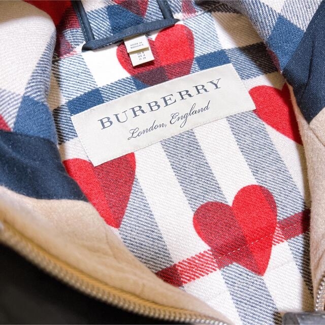 BURBERRY(バーバリー)の【ご専用✨】バーバリー ハート柄 コート 大人気商品  レディースのジャケット/アウター(ダッフルコート)の商品写真