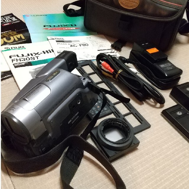 富士フイルム - ビデオカメラ FUJIX-Hi8 FH30STの通販 by yyy 富士フイルム - ビデオカメラ FUJIX-Hi8 FH30STの通販 by yyy