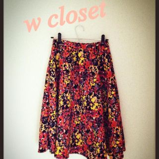 ダブルクローゼット(w closet)のw closet 水彩花柄スカート(ひざ丈スカート)