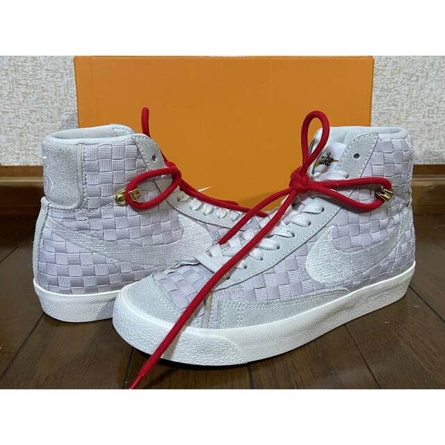 NIKE(ナイキ)のNIKE WMNS BLAZER MID 77 "SASHIKO" 23.5cm レディースの靴/シューズ(スニーカー)の商品写真