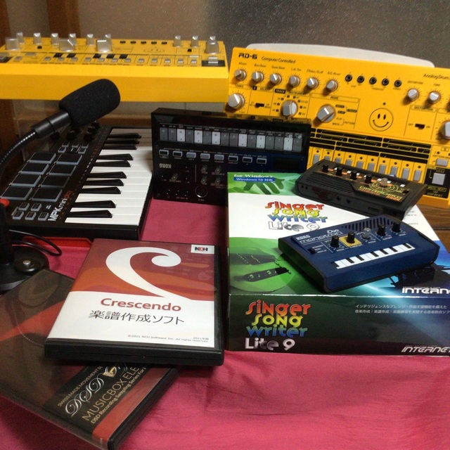 アナログドラムマシーン、作曲ソフト、シンセサイザー、マイク、電子ピアノ 楽器の鍵盤楽器(キーボード/シンセサイザー)の商品写真
