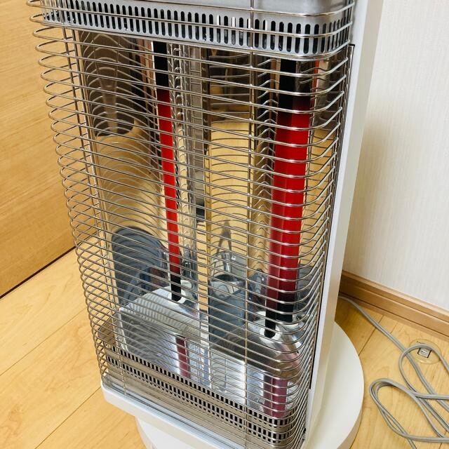 DAIKIN(ダイキン)のDAIKIN ダイキン セラムヒート ERFT11VS-W 遠赤外線暖房機 スマホ/家電/カメラの冷暖房/空調(電気ヒーター)の商品写真