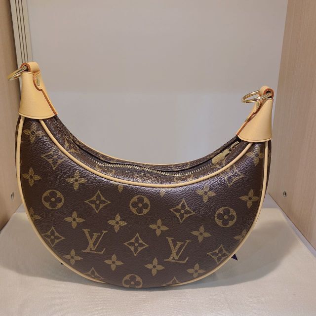 LOUIS VUITTON(ルイヴィトン)のLOUIS VUITTON ルイヴィトン ループ M81098 レディースのバッグ(ショルダーバッグ)の商品写真