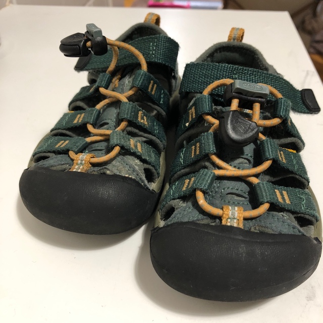 KEEN(キーン)のKEEN 水陸両用サンダル キッズ/ベビー/マタニティのキッズ靴/シューズ(15cm~)(アウトドアシューズ)の商品写真