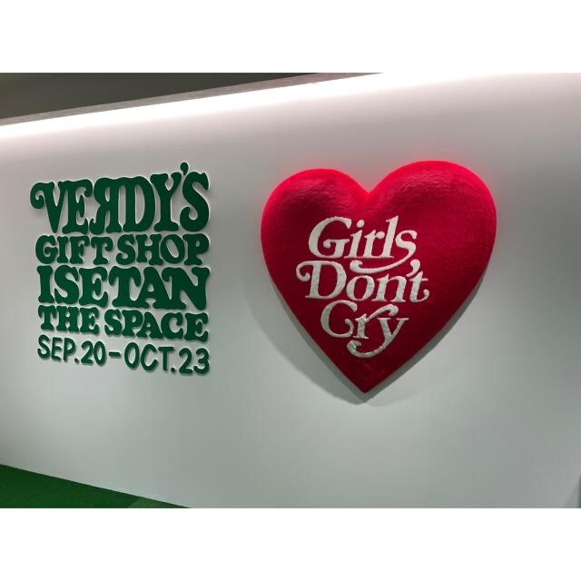 GDC(ジーディーシー)のMサイズ　VERDY  伊勢丹Girls Don't Cryセーター ニット メンズのトップス(ニット/セーター)の商品写真