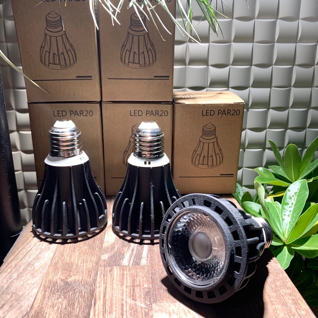 15W植物育成ライトGrowLight PAR20 6000K 3個の通販 by 9625's shop｜ラクマ