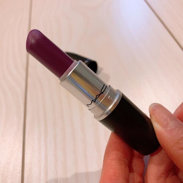 MAC(マック)のMAC リップスティック Heroine A34 コスメ/美容のベースメイク/化粧品(口紅)の商品写真