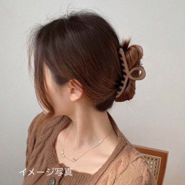 クロス　ヘアクリップ　バンスクリップ　ヘアアクセ　バレッタ　髪留め レディースのヘアアクセサリー(バレッタ/ヘアクリップ)の商品写真