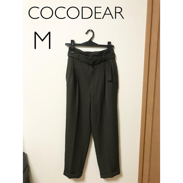 COCO DEAL(ココディール)の美品❣️秋冬おすすめ【COCODEAL 】ココディール　テーパードパンツ カーキ レディースのパンツ(カジュアルパンツ)の商品写真