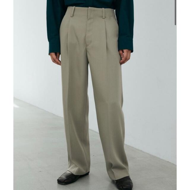 WOOL BACKSATIN STRAIGHT SLACKS メンズのパンツ(スラックス)の商品写真