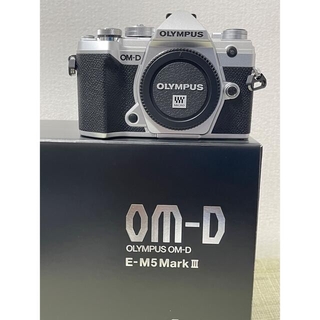 新品本物  【難あり】OLYMPUS SILVER 2 Mark E−M5 OM−D デジタルカメラ