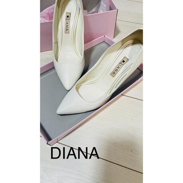 DIANA(ダイアナ)のダイアナ　白　パンプス レディースの靴/シューズ(ハイヒール/パンプス)の商品写真