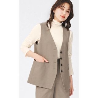 ジーユー(GU)のgu ノーカラーベスト　ベージュ　新品未使用　XXL(ベスト/ジレ)