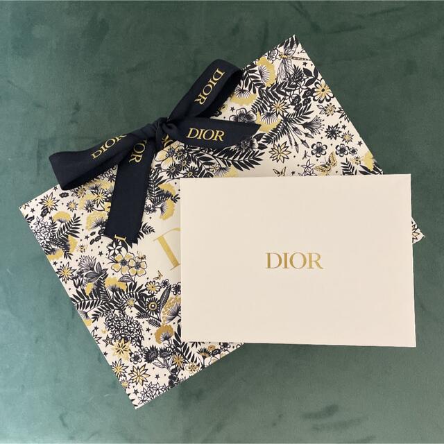 Dior(ディオール)のDior ディオール ホリデーギフトボックス+メッセージカードとケース インテリア/住まい/日用品のオフィス用品(ラッピング/包装)の商品写真
