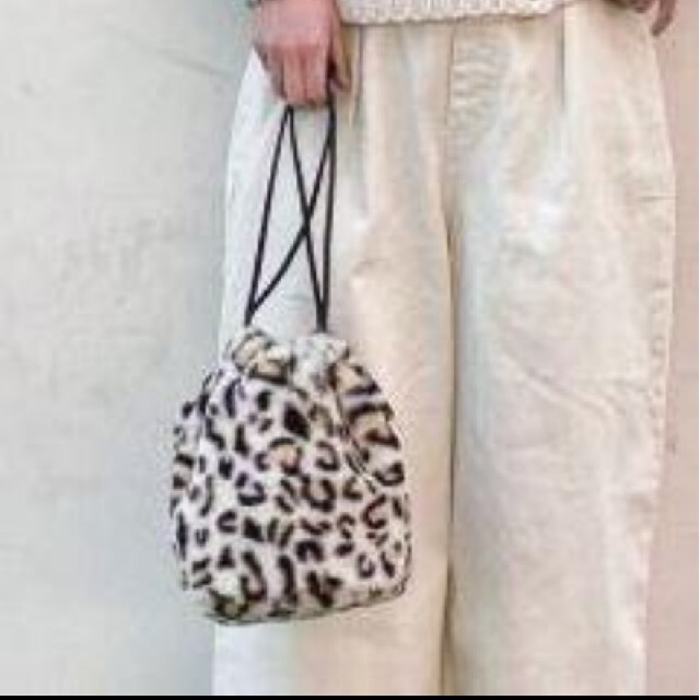 niko and...(ニコアンド)のぽっぽやん様専用niko and…　モコモコ巾着バッグ レディースのバッグ(ショルダーバッグ)の商品写真
