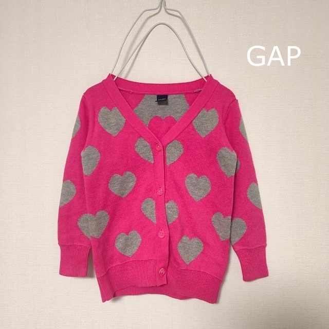 GAP(ギャップ)のGAP ニット ニットカーディガン ピンク ハート キッズ/ベビー/マタニティのキッズ服女の子用(90cm~)(カーディガン)の商品写真