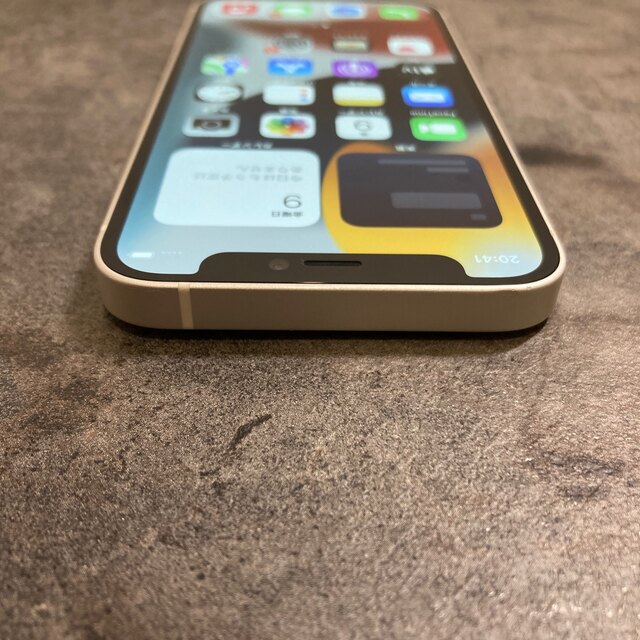 iPhone(アイフォーン)の61391T iPhone12 mini 64GB ホワイト　SIMフリー　中古 スマホ/家電/カメラのスマートフォン/携帯電話(スマートフォン本体)の商品写真