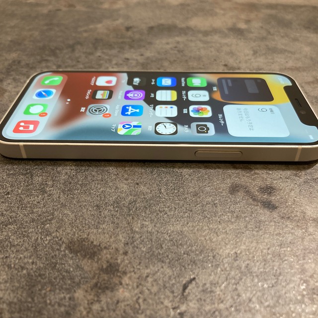 iPhone(アイフォーン)の61391T iPhone12 mini 64GB ホワイト　SIMフリー　中古 スマホ/家電/カメラのスマートフォン/携帯電話(スマートフォン本体)の商品写真