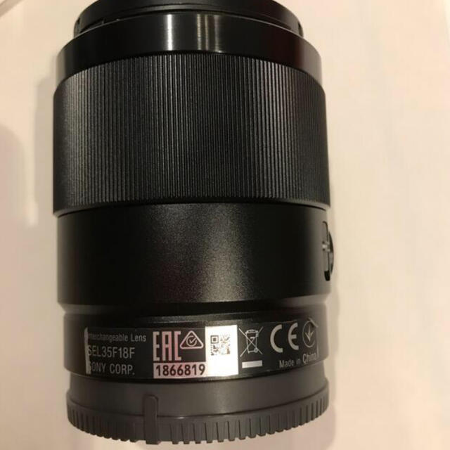 SEL35F18F 2021年2月購入 スマホ/家電/カメラのカメラ(レンズ(単焦点))の商品写真